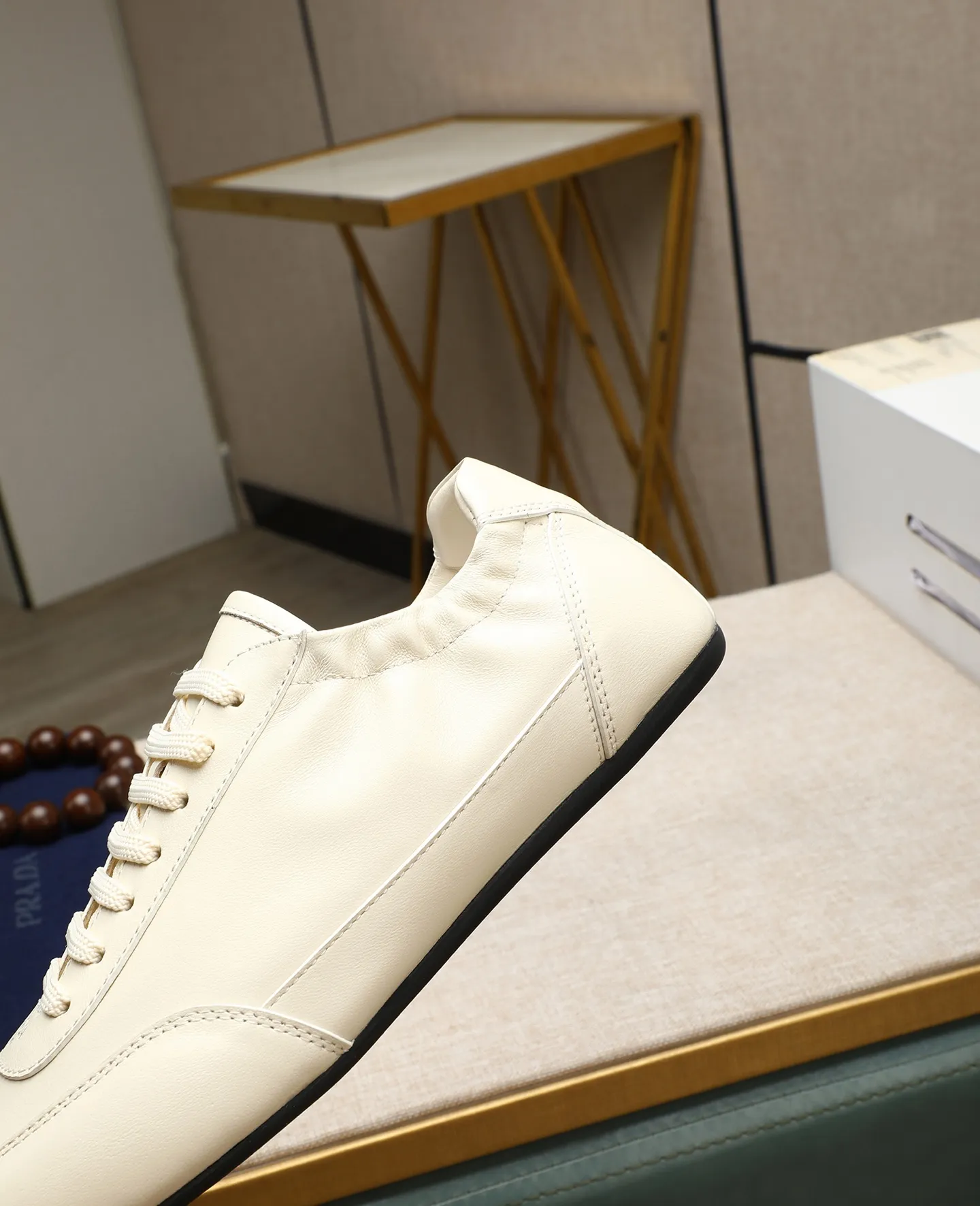 Men's shoes 💰 540 Product trademark: Prada "Prada" original casual shoes Regular size: 38-44 (can be customized to 45) Product materials: Original imported sheepskin upper, original outsole.